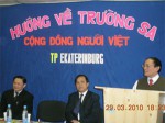 Cộng đồng người Việt Nam tại Ekaterinburg  hướng về quần đảo Trường Sa.