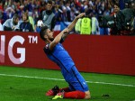 Pháp vào bán kết Euro sau cơn mưa bàn thắng